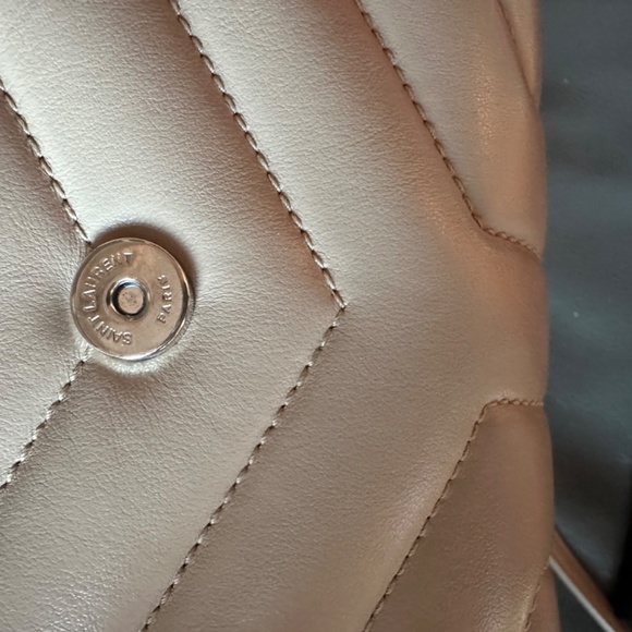 YSL Loulou Toy - Picture 14 of 17